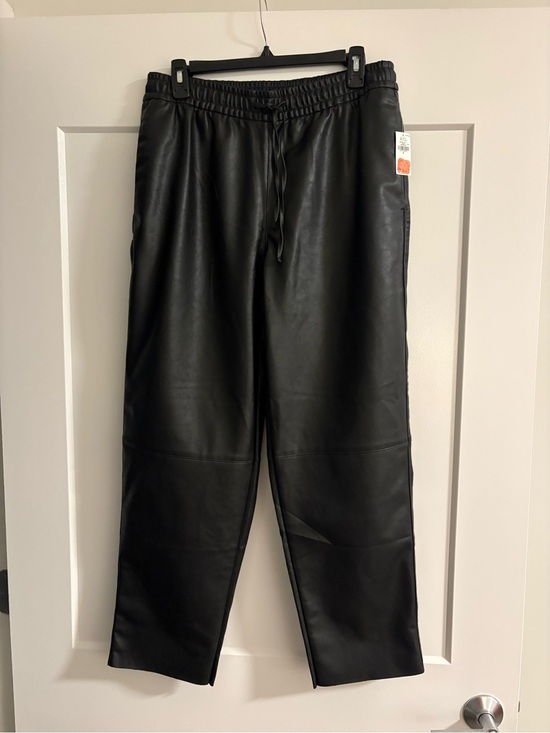 Old Navy Pants - Women’s Black Faux Leather Jogger Pants - Elastic Waist